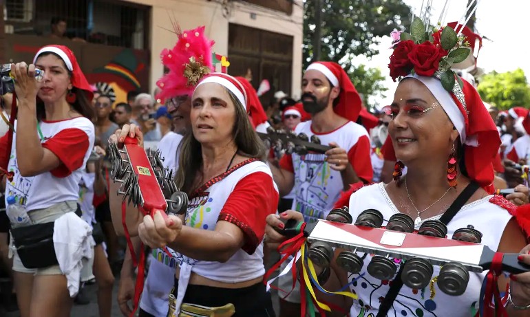 Confira os blocos de carnaval do Rio de Janeiro nesta terça-feira (13)